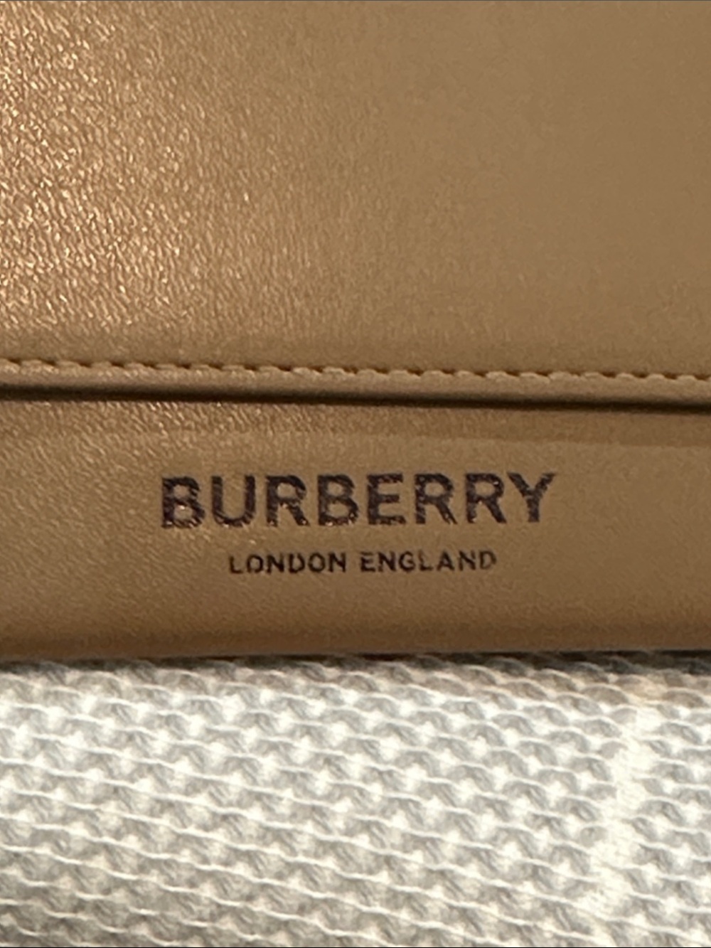 BURBERRY LONDON ENGLAND Leather Eyewear Case w/Soft Interior Lining, VGUC - Picture 2 of 9